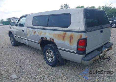1995 Dodge Ram 1500 z USA, uszkodzony, nr VIN 1B7HC16Y0SS304370